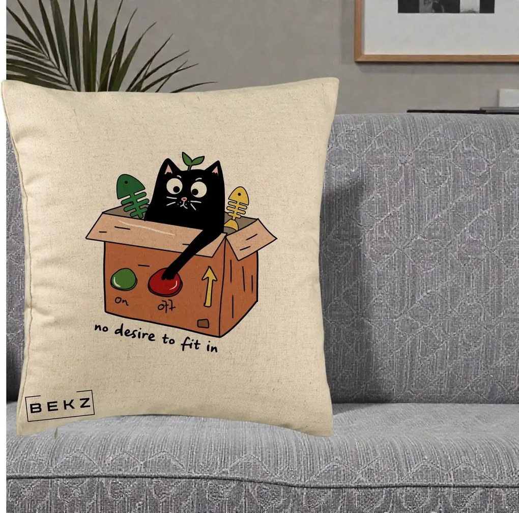 Perna Decorativa Pisica in Cutie No Desire to Fit In, 40x40 cm, Bej, Husa Detasabila, Perna Inclusa, BEKZ®