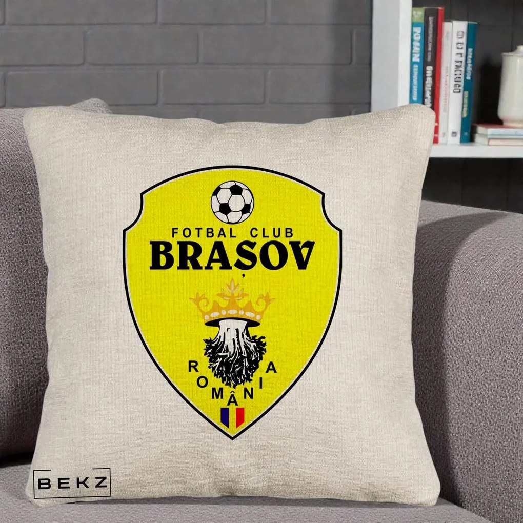 Perna Personalizata FC Brasov Fotbal Romania, 40x40 cm, Bej Canapea, Husa Detasabila, Perna Inclusa, BEKZ®