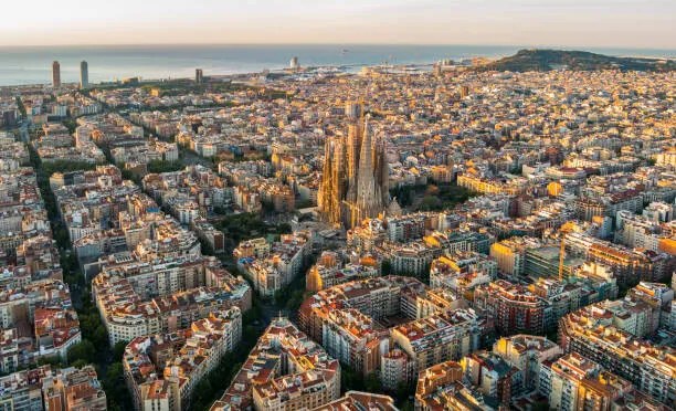 Fotografie Sagrada Familia and Barcelona skyline at, Pol Albarrn