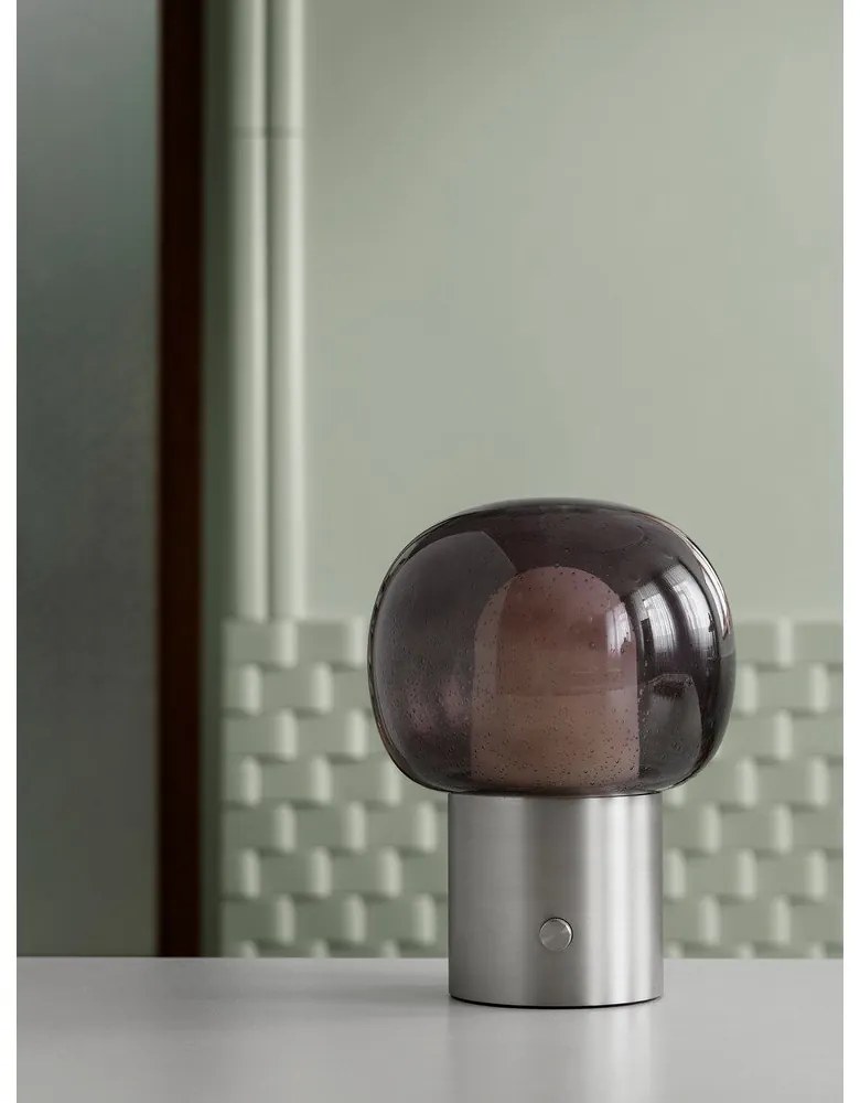 Veioză argintie LED din aluminiu cu abajur din sticlă (înălțime 32 cm) Iris – Blomus