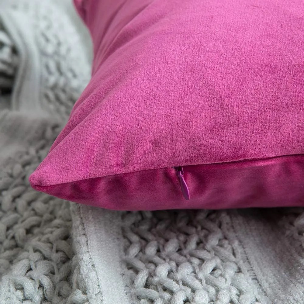 Set 2 huse pernute decorative din catifea cu fermoar, Madison, densitate 700 g/ml, Magenta