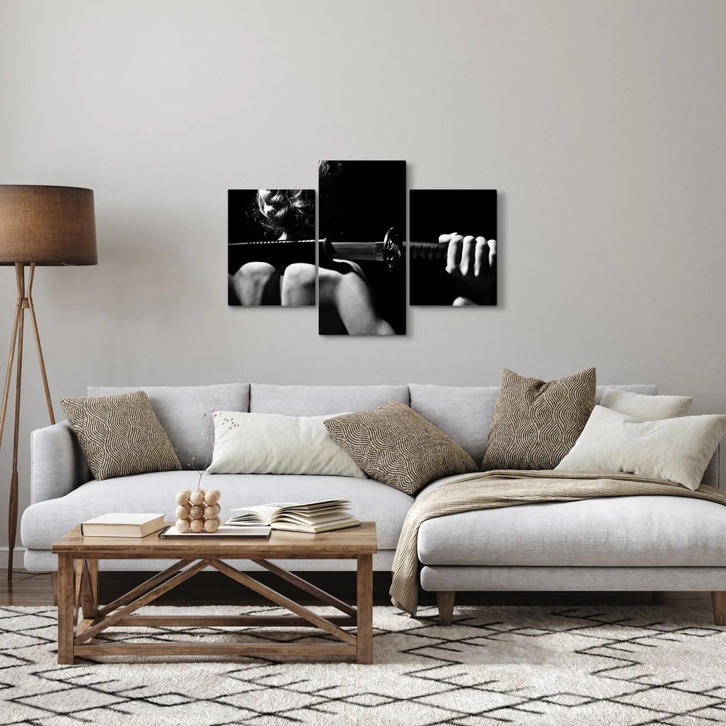 Tablou - Femeie cu o sabie (90x60 cm)