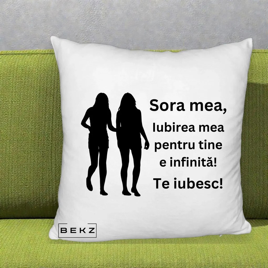 Cadou pentru Sora - Perna Personalizata Sora Mea Te Iubesc Siluete Negre Tinand Maini, 40x40 cm, Alb Pufos, Husa Detasabila, Perna Inclusa, BEKZ®