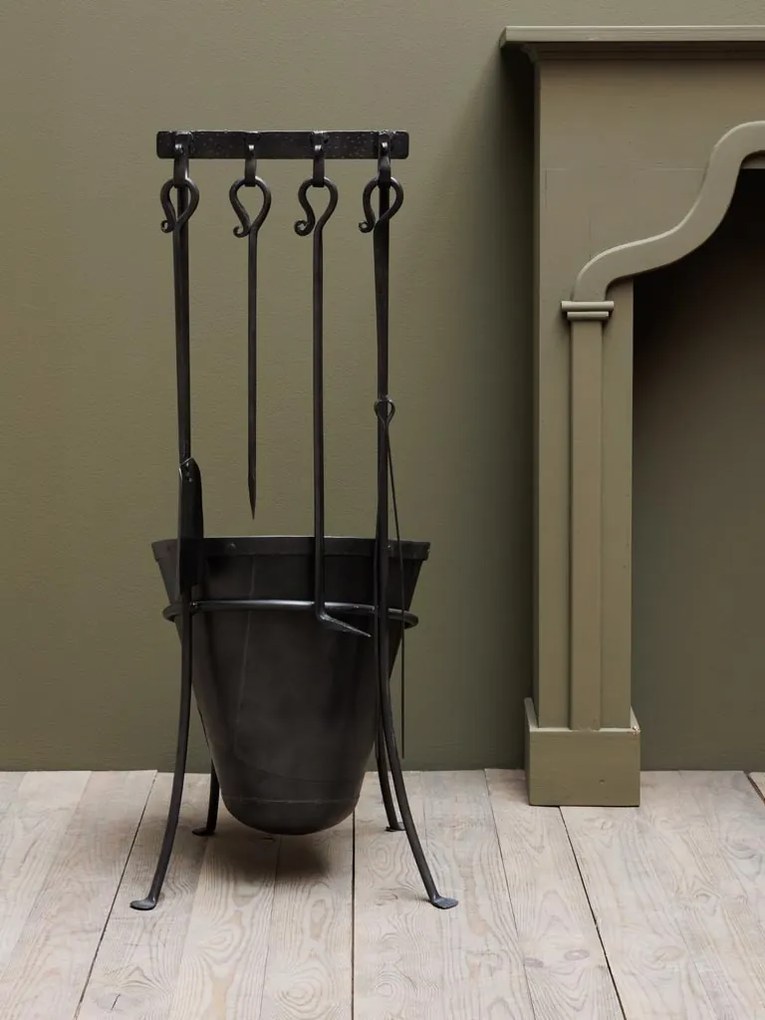 Set mare unelte pentru semineu " Black Iron "