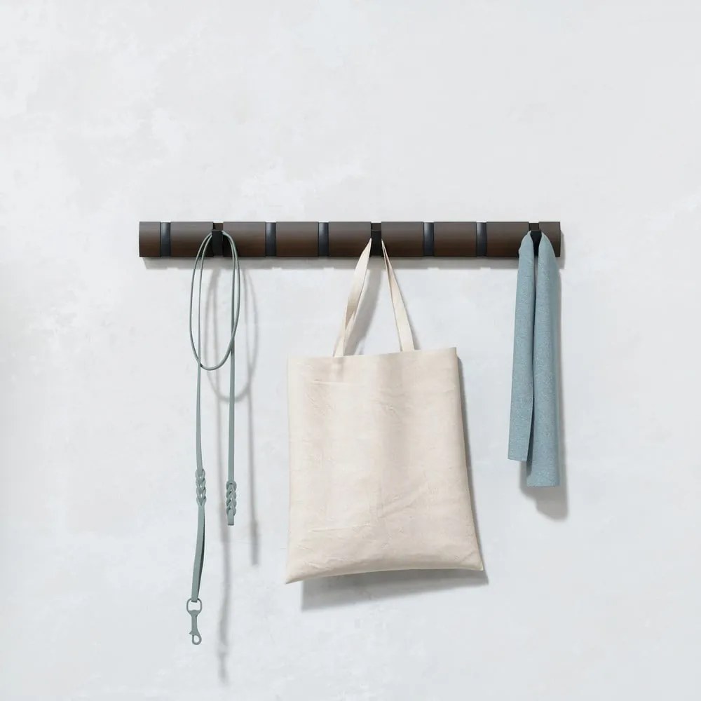 Cuier de perete maro închis din lemn de plop Flip – Umbra