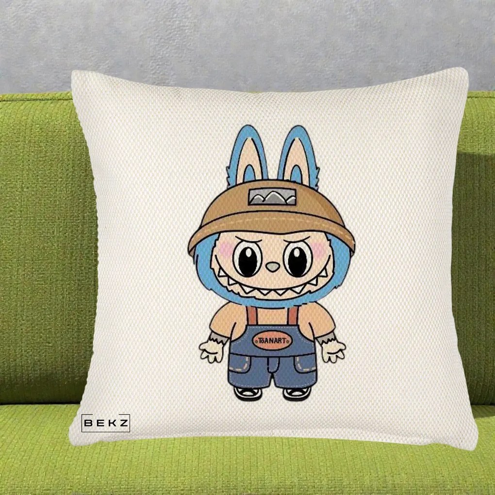Perna Personalizata Labubu Toanart Blugi, 40x40 cm, Crem Reliefat, Husa Detasabila, Perna Inclusa, BEKZ®