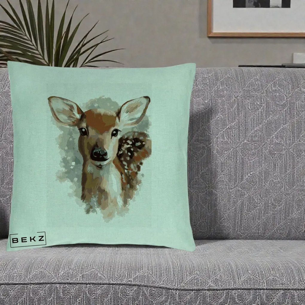 Perna Decorativa Caprioara Pui Acuarela, 40x40 cm, Verde Menta, Husa Detasabila, Perna Inclusa, BEKZ®