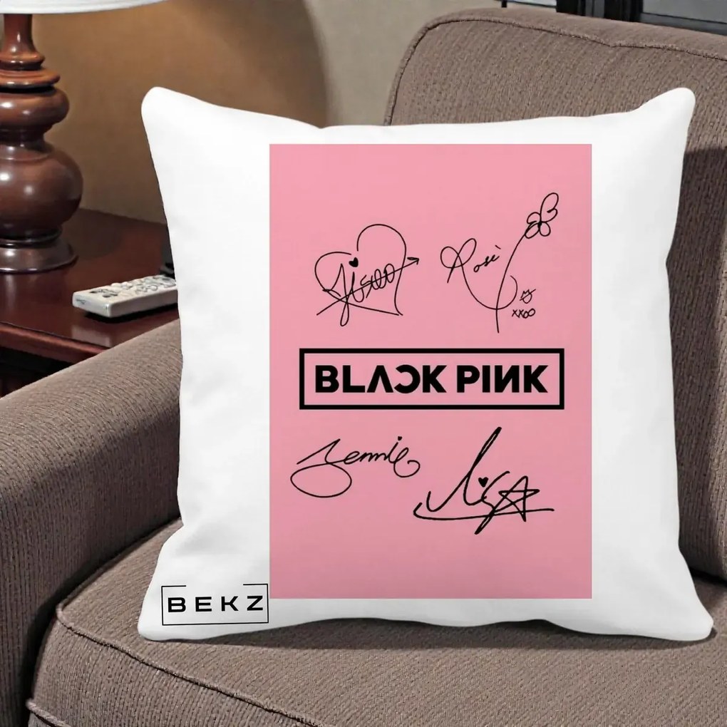 Perna Personalizata K-pop BLACKPINK Semnaturi Roz, 40x40 cm, Alba Mata, Husa Detasabila, Perna Inclusa, BEKZ®