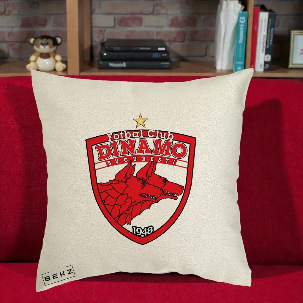 Perna Personalizata FC Dinamo Bucuresti 1948 Fotbal, 40x40 cm, Ecru, Husa Detasabila, Perna Inclusa, BEKZ®