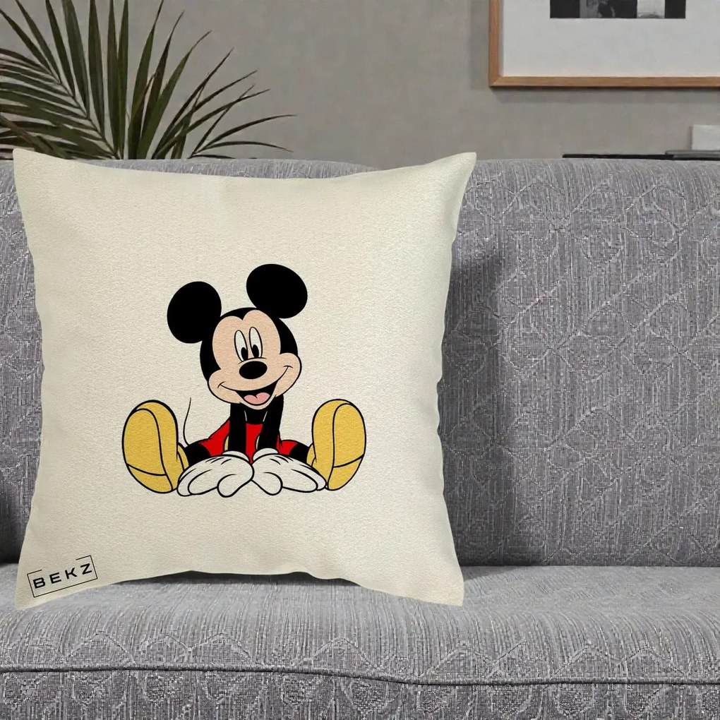 Perna Personalizata Mickey Mouse Relaxat, 40x40 cm, Ecru, Husa Detasabila, Perna Inclusa, BEKZ®