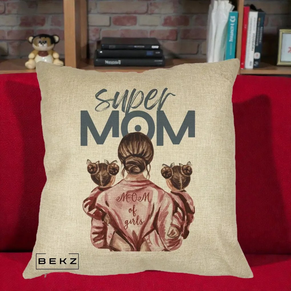 Cadou pentru Mama - Perna Personalizata Super Mom of Girls Mama cu Gemene, 40x40 cm, Crem, Husa Detasabila, Perna Inclusa, BEKZ®