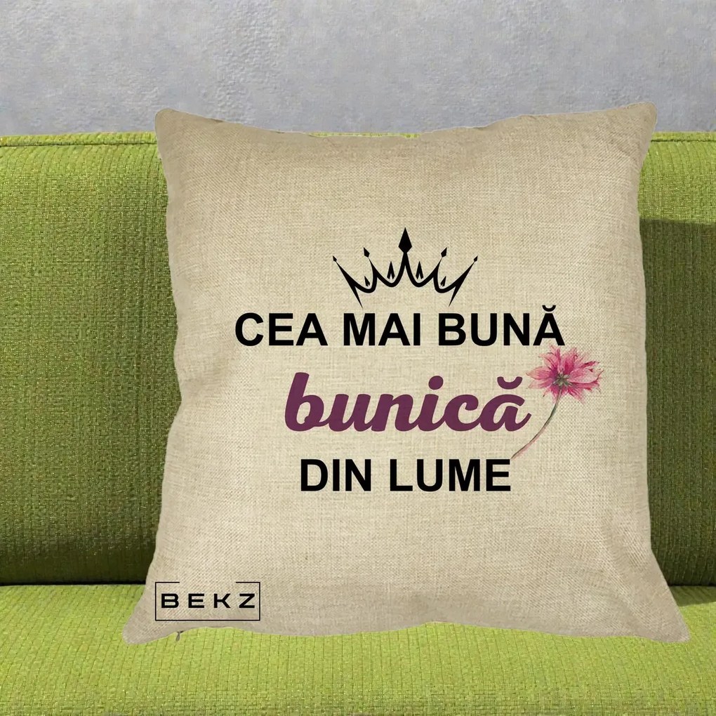 Cadou pentru Bunica - Perna Personalizata Cea Mai Buna Bunica Din Lume Coroana Mov Floare Roz, 40x40 cm, Crem, Husa Detasabila, Perna Inclusa, BEKZ®