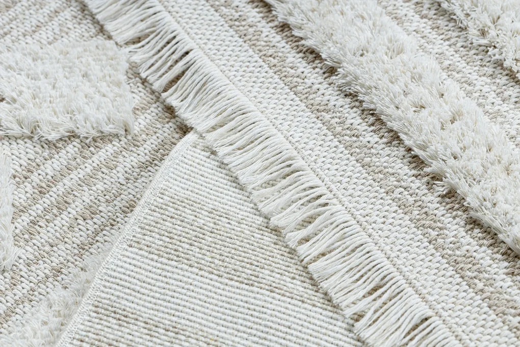 Covor ECO SISAL MOROC 22322 romburi, linii, boho franjuri - structural bej / cremă