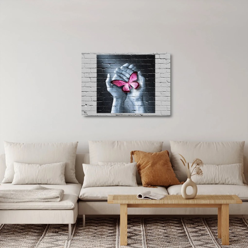 Tablou pe sticlă - Fluture roz în perete (70x50 cm)