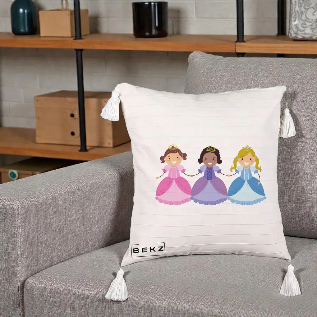 Perna Personalizata Printese Diverse Ilustratie, 40x40 cm, Bej cu Franjuri, Husa Detasabila, Perna Inclusa, BEKZ®