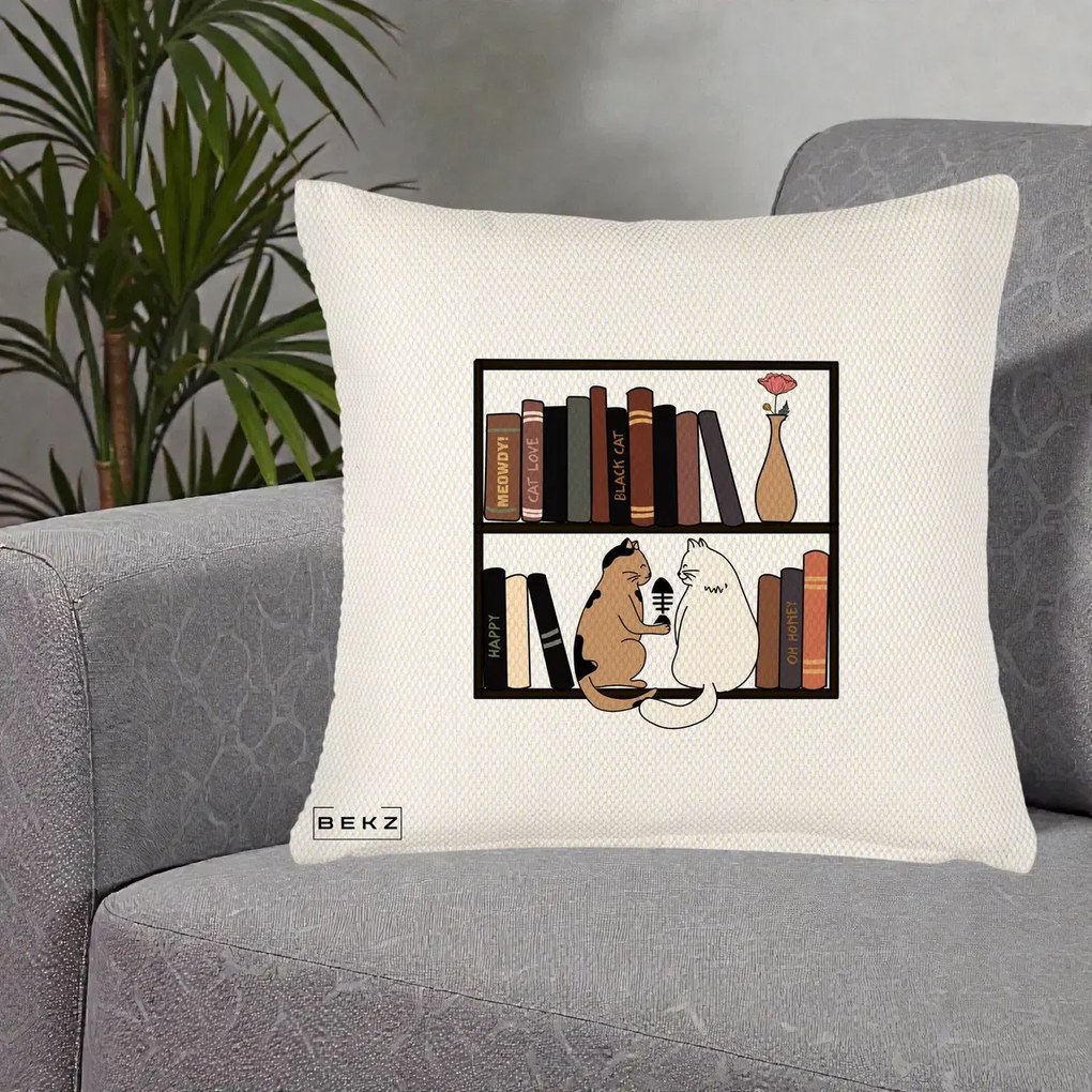 Perna Personalizata Pisici si Carti pe Raft, 40x40 cm, Crem Reliefat, Husa Detasabila, Perna Inclusa, BEKZ®