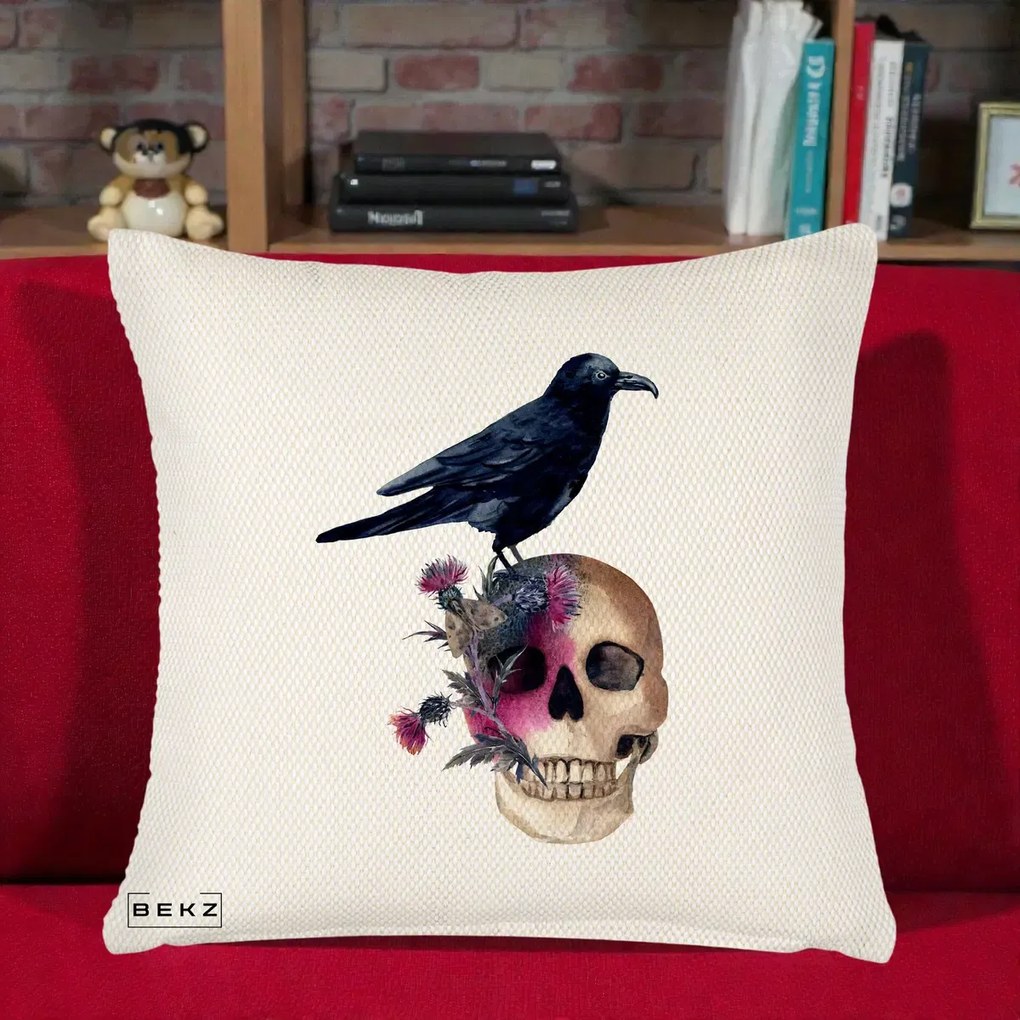Perna Decorativa Craniu cu Corb si Flori Gothic, 40x40 cm, Crem Reliefat, Husa Detasabila, Perna Inclusa, BEKZ®