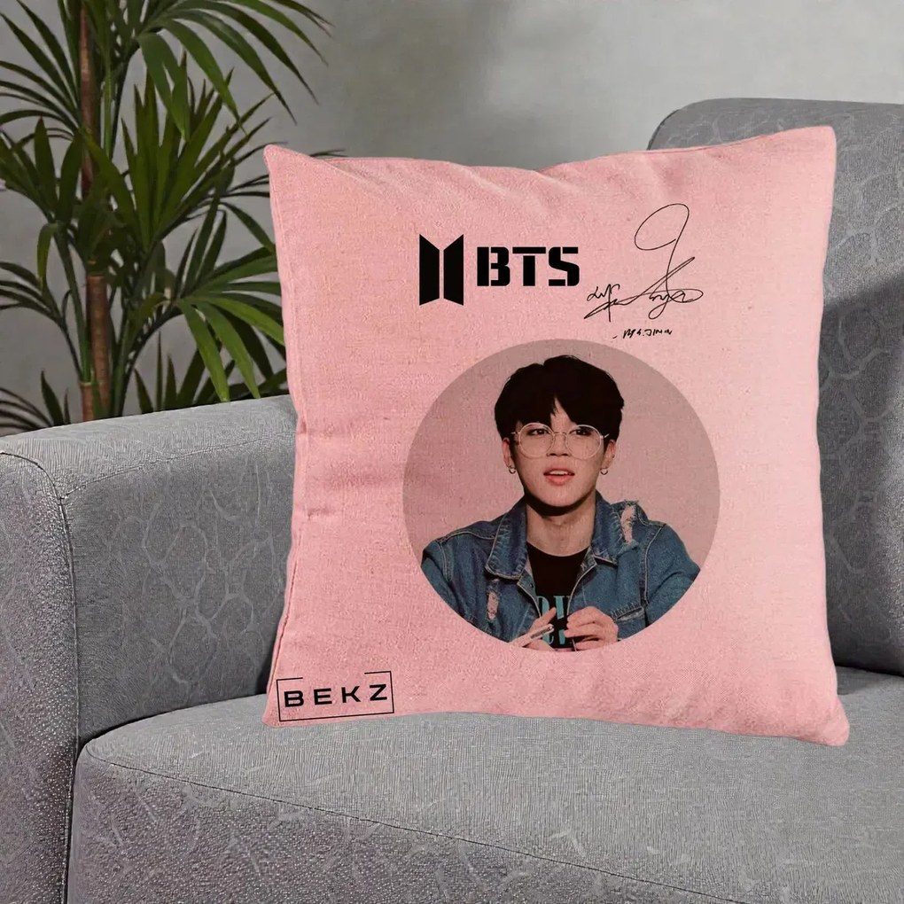 Perna Personalizata K-pop BTS Jimin Portret Cerc Autograf Geaca, 40x40 cm, Roz, Husa Detasabila, Perna Inclusa, BEKZ®