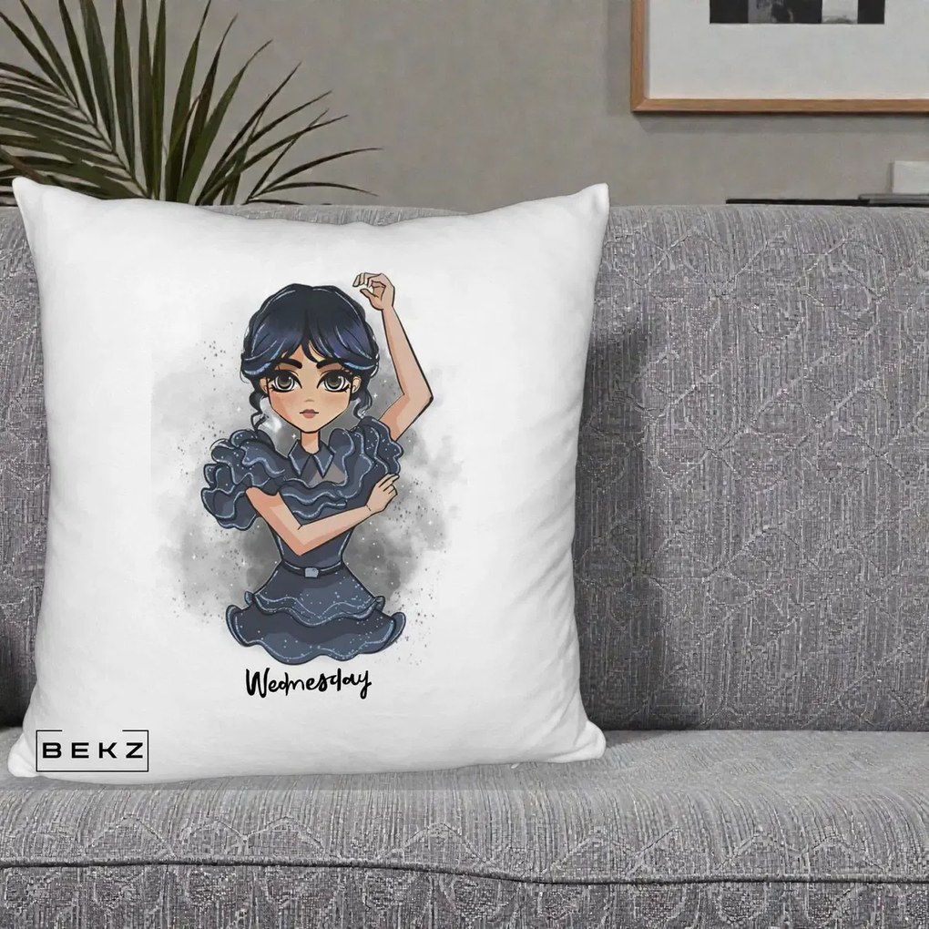 Perna Personalizata Wednesday Addams Dancing Queen, 40x40 cm, Alb Pufos, Husa Detasabila, Perna Inclusa, BEKZ®
