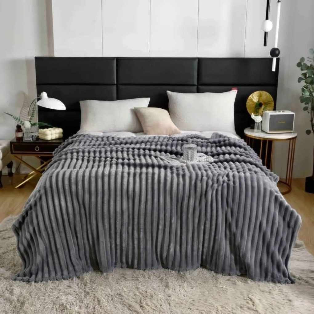 Patura Cocolino pufoasa cu dungi 200 x 230 cm, gri inchis