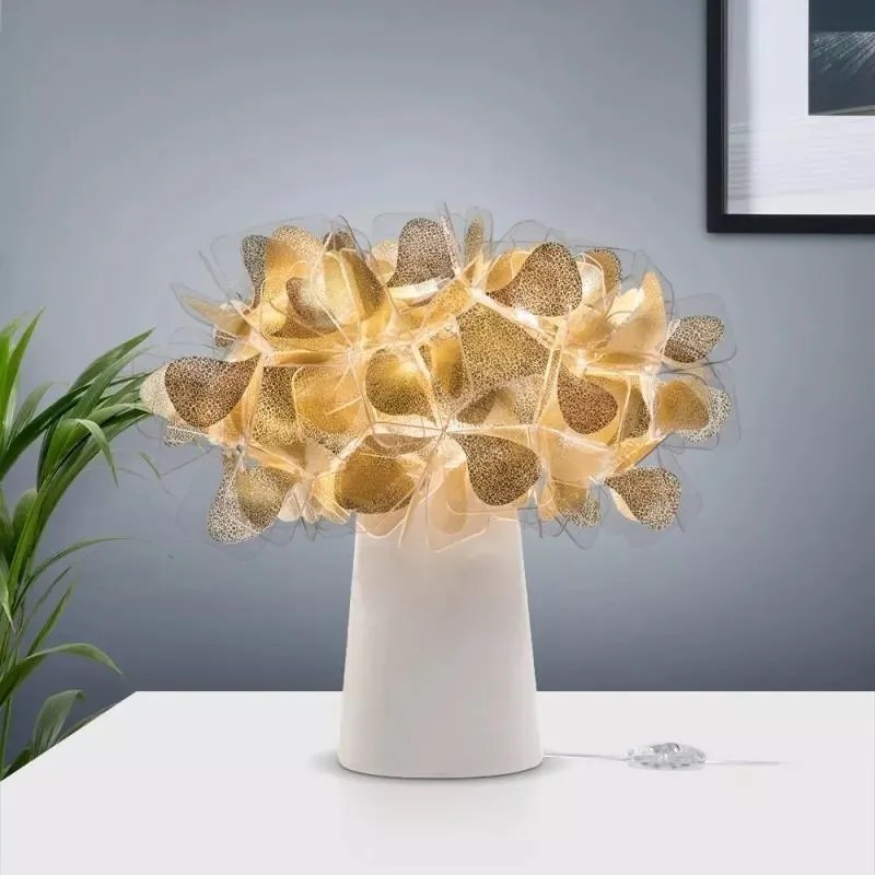 Veioza design unicat realizata manual Clizia Mama Non Mama Gold/ White