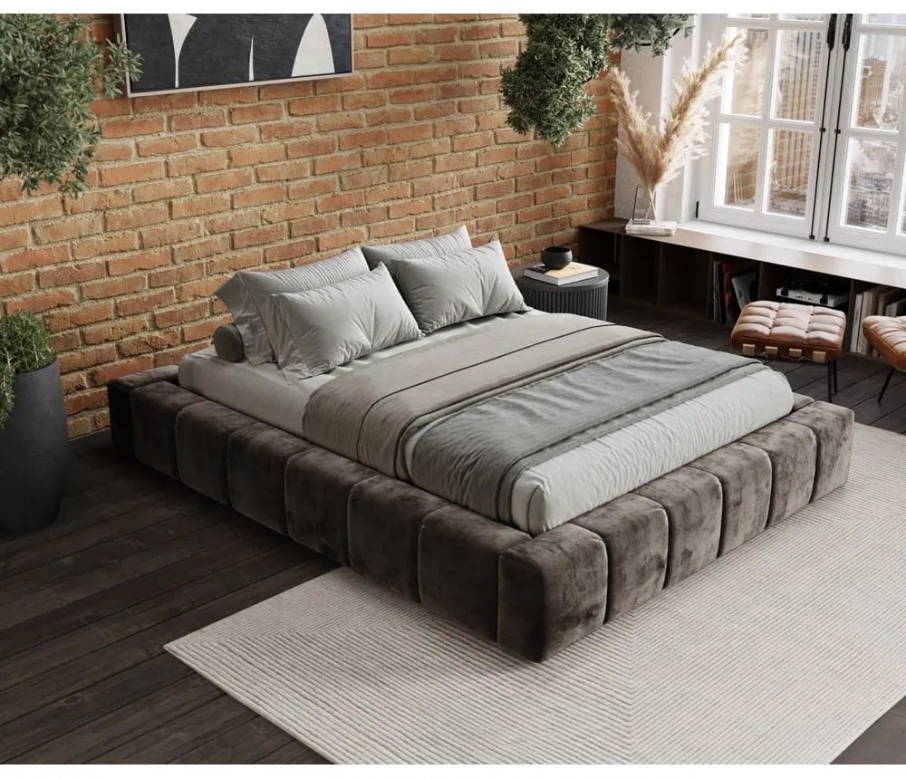 Pat matrimonial maro tapițat cu spațiu de depozitare cu somieră 160x200 cm Aruba L – Maison de Rêve