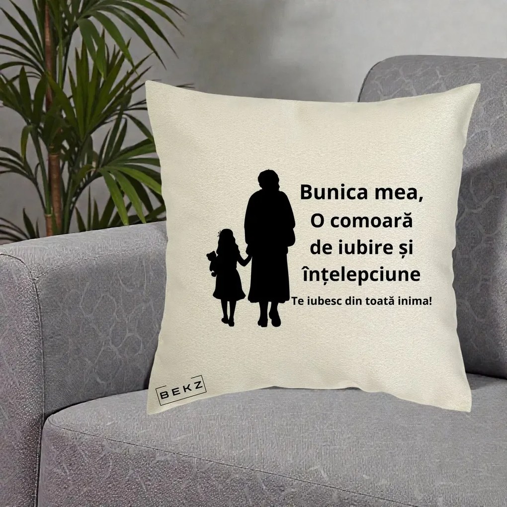 Cadou pentru Bunica - Perna Personalizata Bunica Mea Comoara Iubire Intelepciune Silueta, 40x40 cm, Ecru, Husa Detasabila, Perna Inclusa, BEKZ®