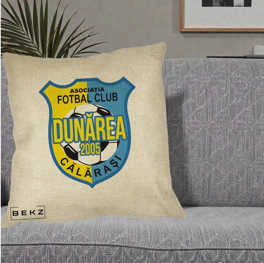 Perna Personalizata AFC Dunarea Calarasi 2005 Fotbal, 40x40 cm, Crem, Husa Detasabila, Perna Inclusa, BEKZ®