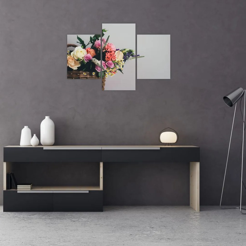 Tablou cu coș și flori (90x60 cm)