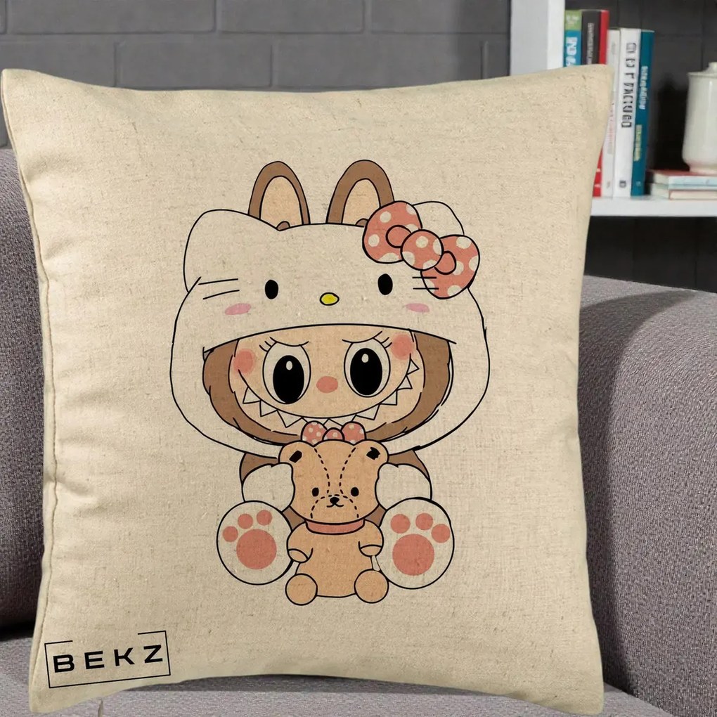 Perna Personalizata Labubu x Hello Kitty, 40x40 cm, Bej, Husa Detasabila, Perna Inclusa, BEKZ®