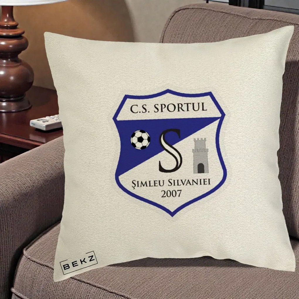 Perna Personalizata CS Sportul Simleu Silvaniei 2007, 40x40 cm, Ecru, Husa Detasabila, Perna Inclusa, BEKZ®