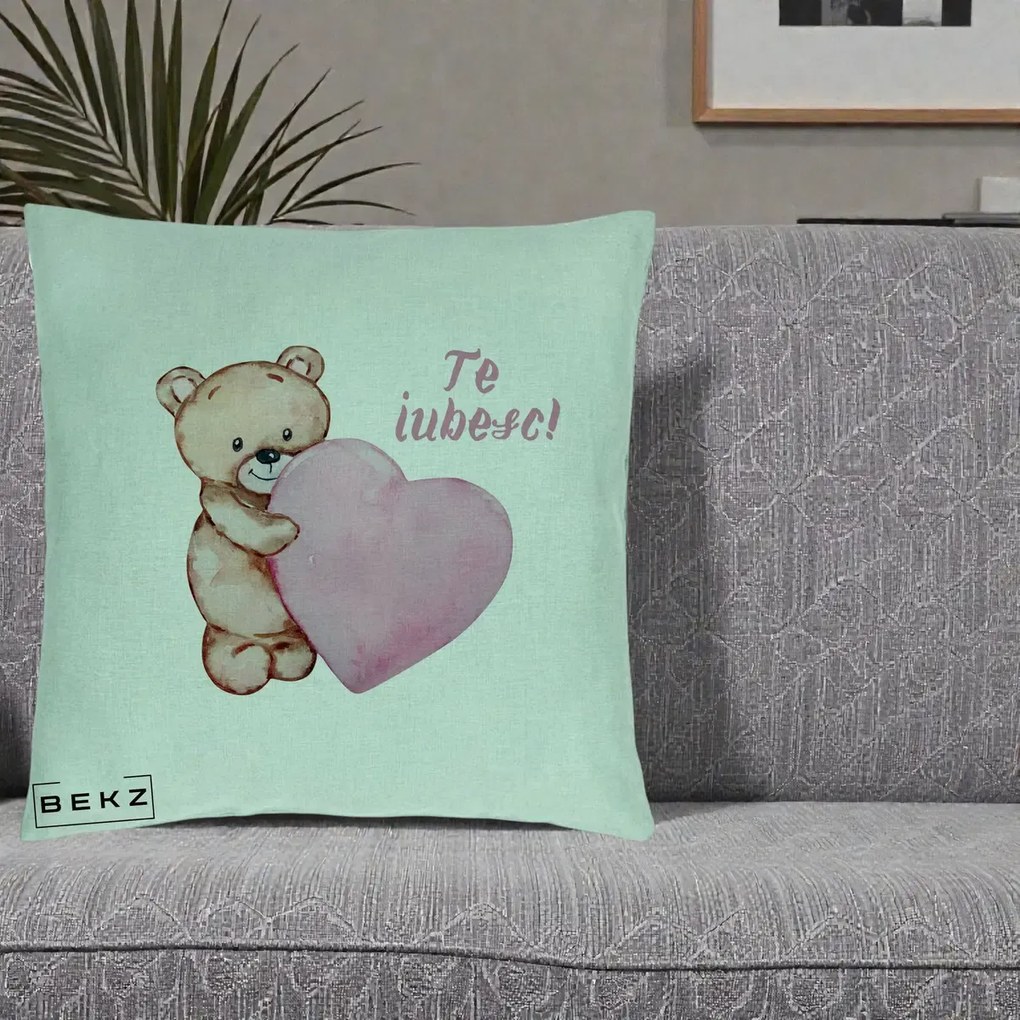Cadou Romantic - Perna Personalizata Te Iubesc Ursulet cu Inima Roz Acuarela, 40x40 cm, Verde Menta, Husa Detasabila, Perna Inclusa, BEKZ®