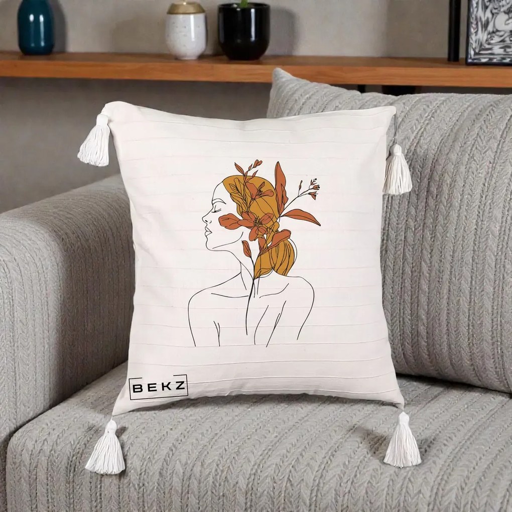 Perna Decorativa Portret Feminin Crin Ruginiu Auriu, 40x40 cm, Bej cu Franjuri, Husa Detasabila, Perna Inclusa, BEKZ®