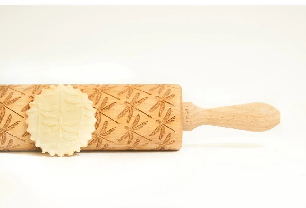 Făcăleț din lemn cu model pentru aluat Valek Dragonfly