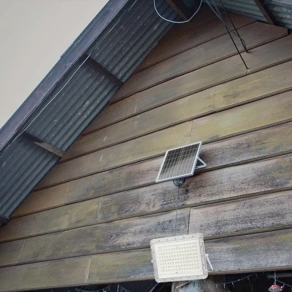 Proiector LED solar de exterior LED/20W/3,2V 4000K alb + telecomandă