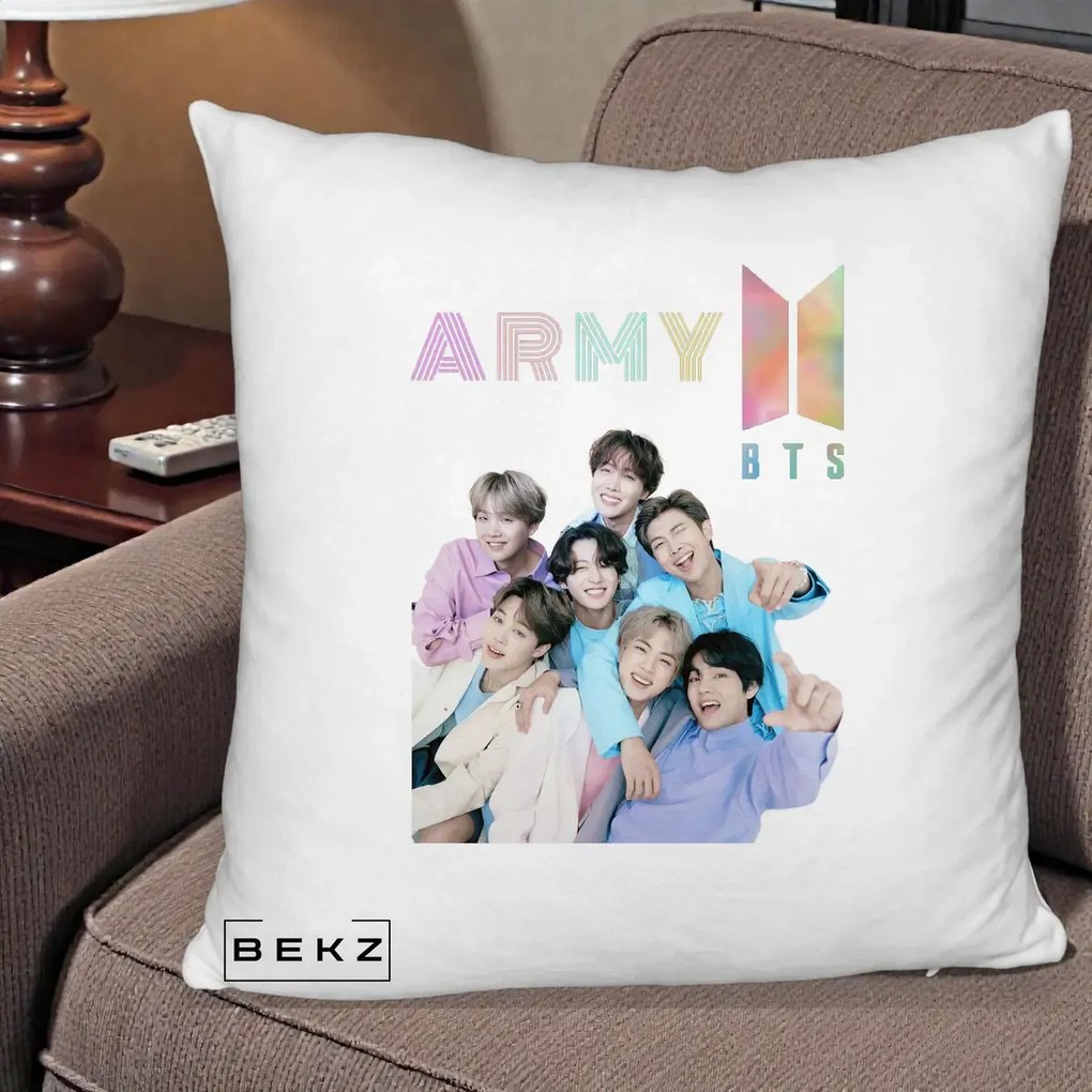 Perna Personalizata K-pop BTS ARMY Fotografie Grup Veseli, 40x40 cm, Alb Pufos, Husa Detasabila, Perna Inclusa, BEKZ®