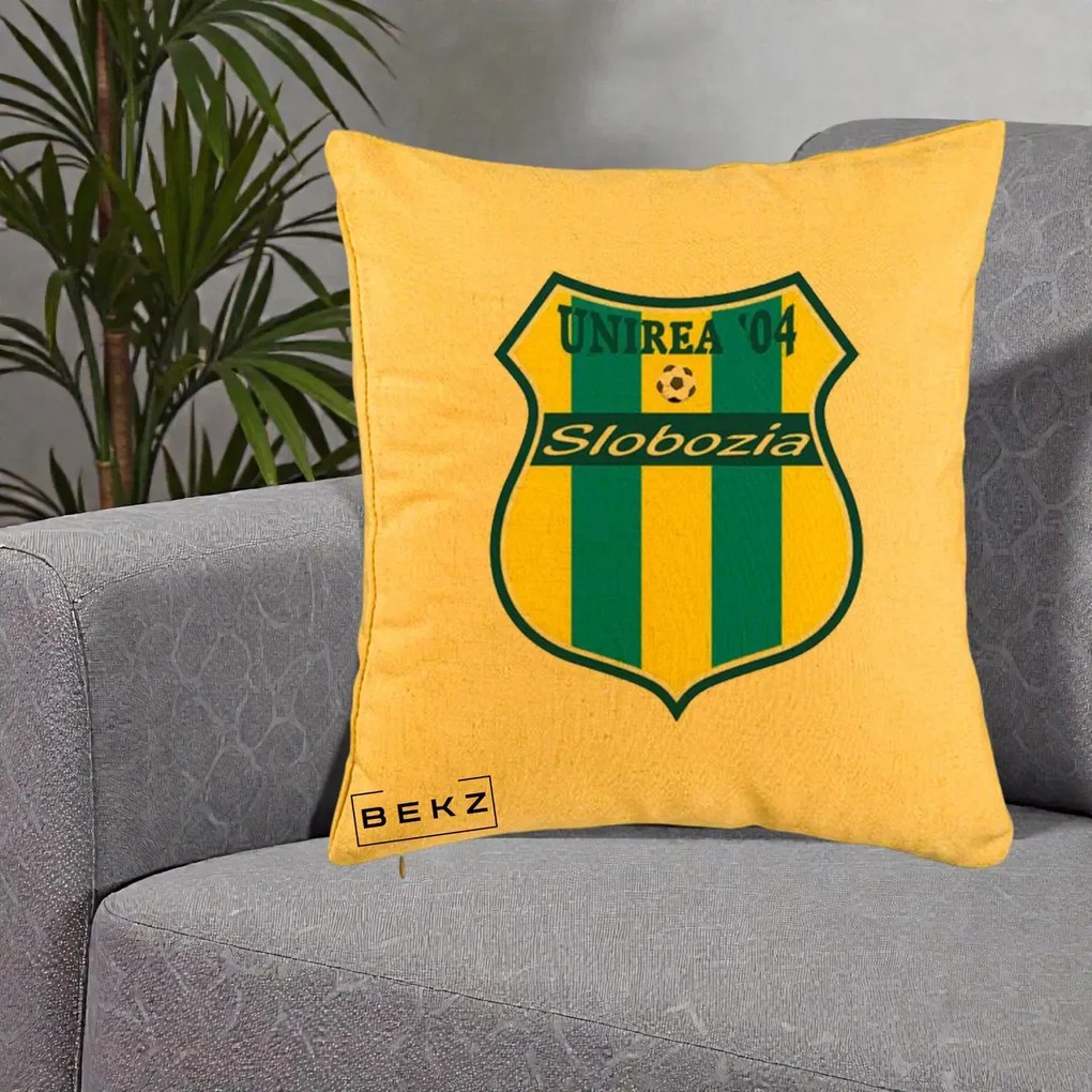 Perna Personalizata Unirea '04 Slobozia Fotbal, 40x40 cm, Galben, Husa Detasabila, Perna Inclusa, BEKZ®