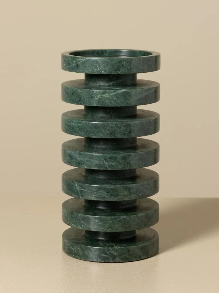Sfeșnic din marmură verde cu textură naturală, discuri circulare suprapuse, finisaj glazurat, 20×10 cm, „Pilier"