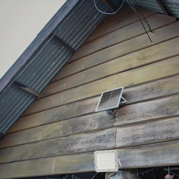 Proiector LED solar de exterior LED/6W/3,2V IP65 4000K alb + telecomandă