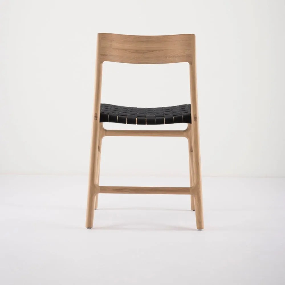 Scaun din lemn masiv de stejar Gazzda Fawn, negru