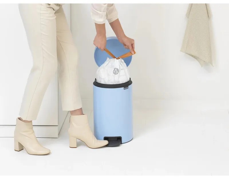 Cos de gunoi cu pedala Brabantia NewIcon 1005532, 12 L, Inchidere lina, Baza antiderapanta, Albastru deschis
