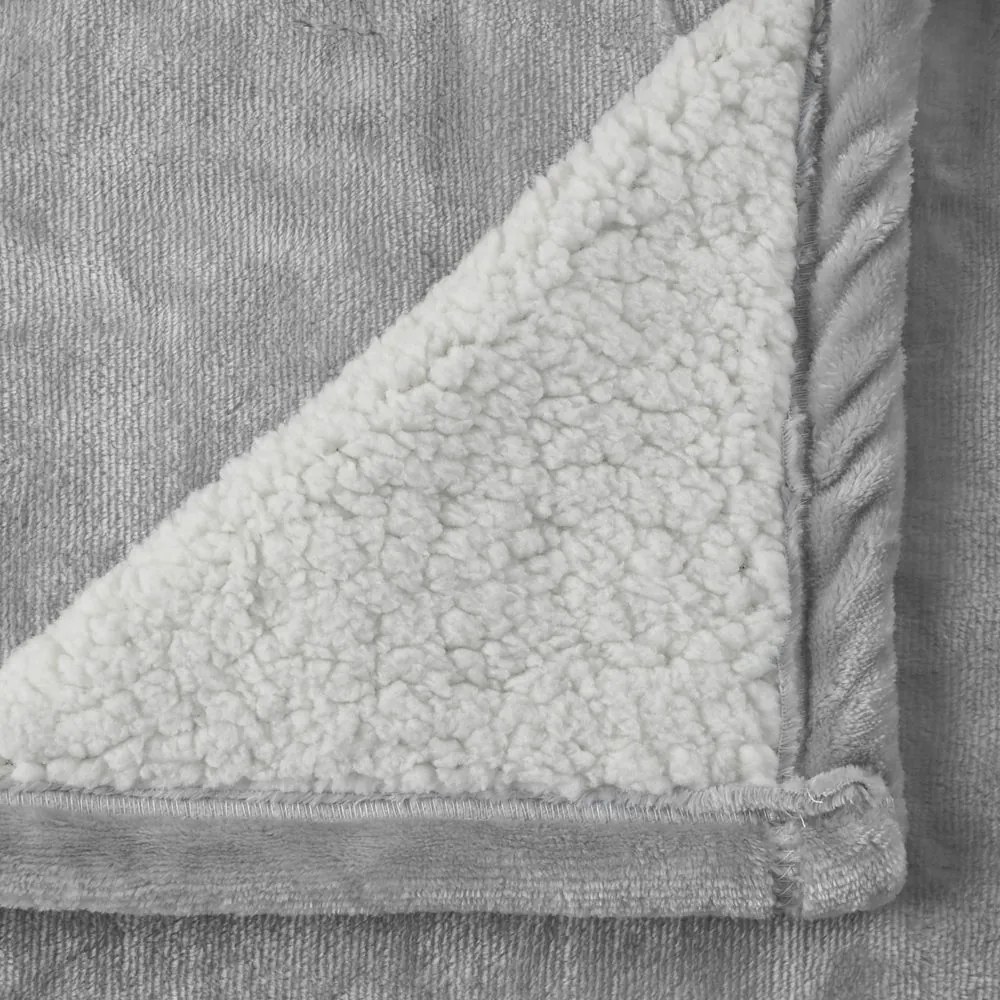 Pătură din microflanel cu imitație de mielușel