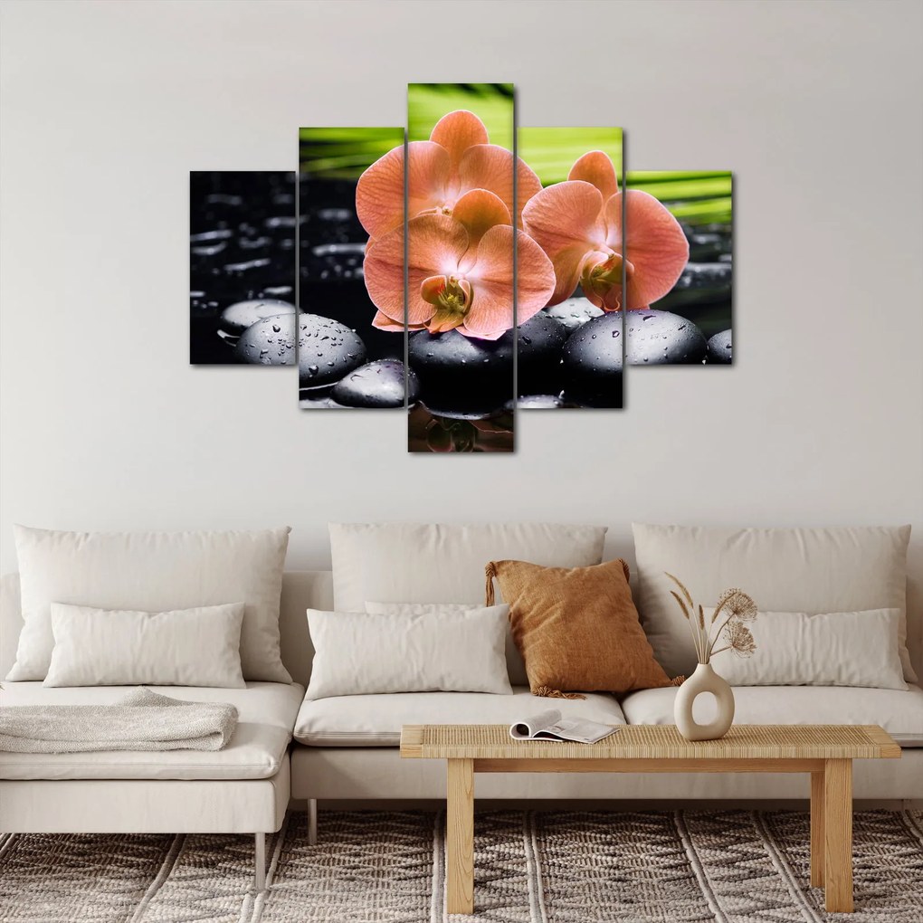 Tablou - Orhidee portocalie cu frunze de palmier (150x105 cm)