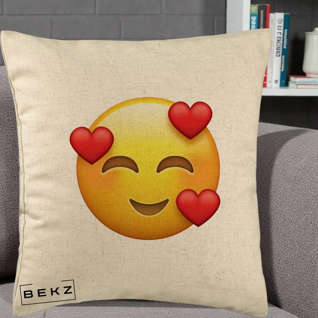 Perna Decorativa Emoji cu 3 Inimi, 40x40 cm, Bej, Husa Detasabila, Perna Inclusa, BEKZ®