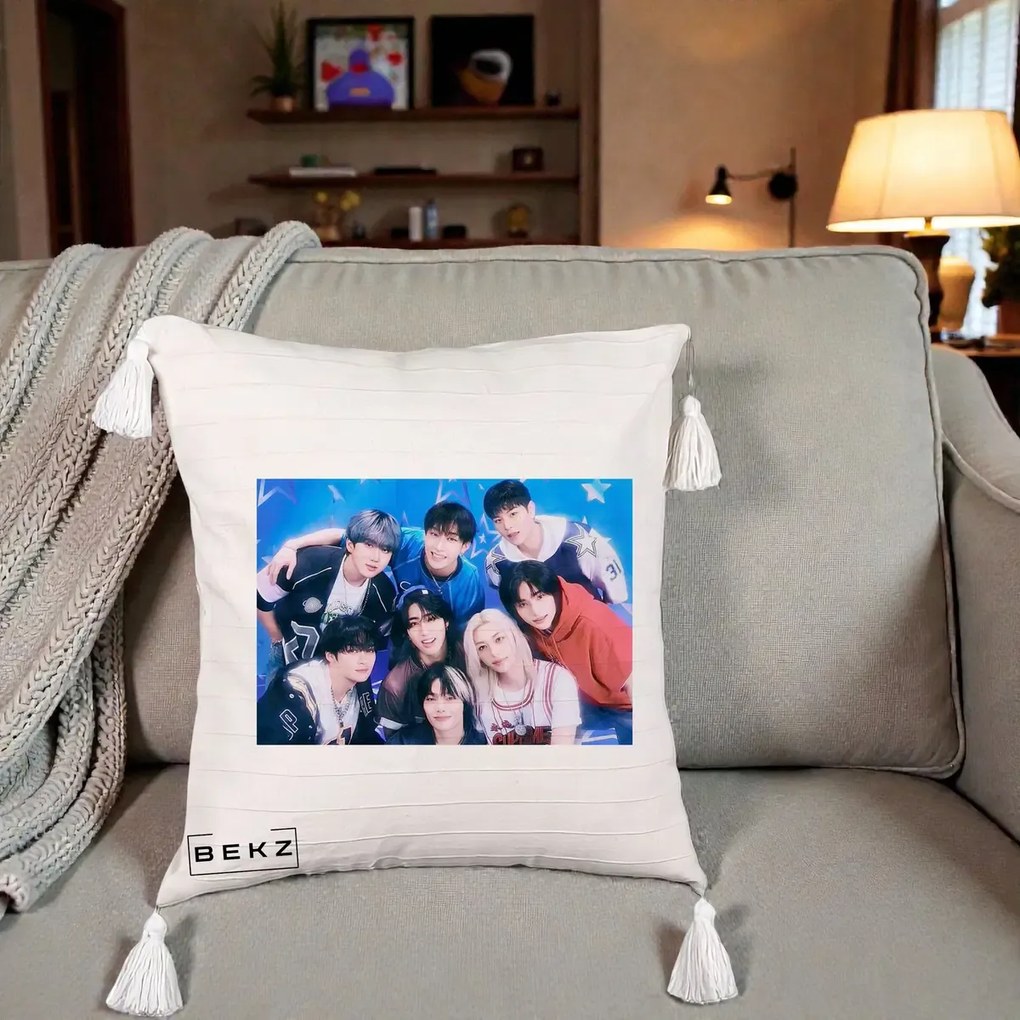 Perna Personalizata K-Pop Grup Foto Stele, 40x40 cm, Bej cu Franjuri, Husa Detasabila, Perna Inclusa, BEKZ®