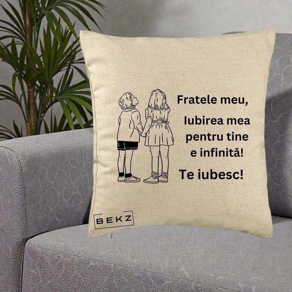 Cadou pentru Frate - Perna Personalizata Fratele Meu Te Iubesc Copii Tinand Maini Line Art, 40x40 cm, Bej, Husa Detasabila, Perna Inclusa, BEKZ®