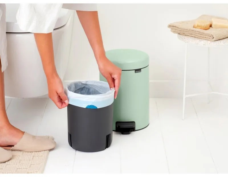 Cos de gunoi cu pedala Brabantia NewIcon 1008839, 5 L, Inchidere lina, Baza antiderapanta, Verde deschis