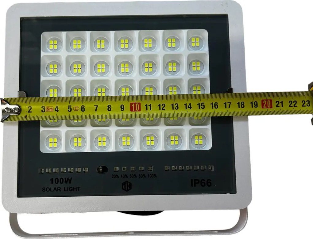 Proiector Solar 100w IP 66 cu panou solar