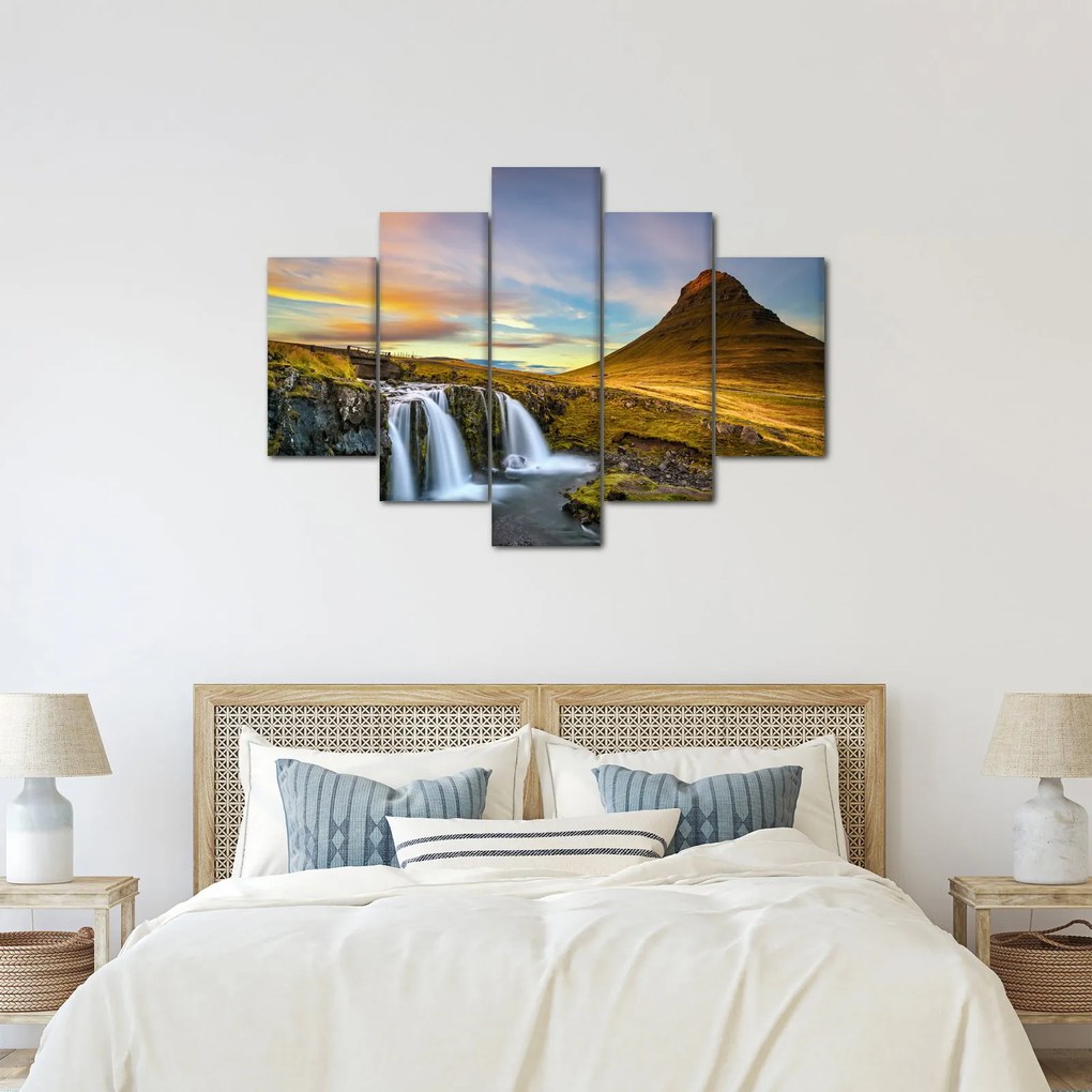 Tablou cu munții și cascade pe Islanda (150x105 cm)