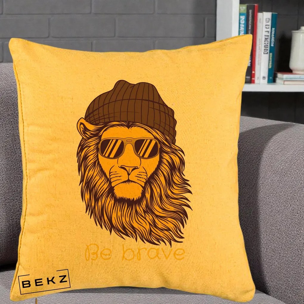 Perna Decorativa Leu Hipster Be Brave, 40x40 cm, Galben, Husa Detasabila, Perna Inclusa, BEKZ®
